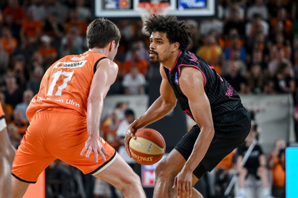 充满情绪的 充满情绪的